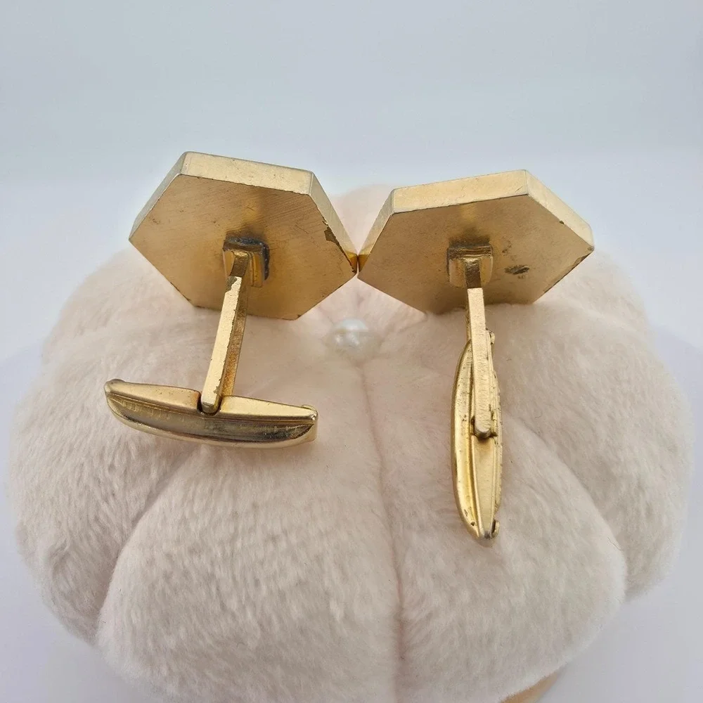 Vtg PAT. PEND. Cufflinks Hexagon Central Circle Bezel Texture Brushed Gold Tone